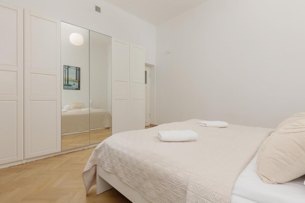 Family Apartment Freta Warsaw Old Town By Noclegi Renters Luaran gambar